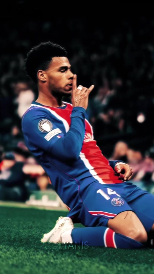 C’est qui peur ?                                #football #edit #yanisasmaster #vitinha #psgbarca Vitinha conférence de…